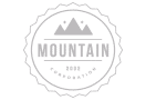 Mountain Corporation Logo als rundes Siegel mit Bergsilhouette, Jahr 2008 und Zusatz CORPORATION.